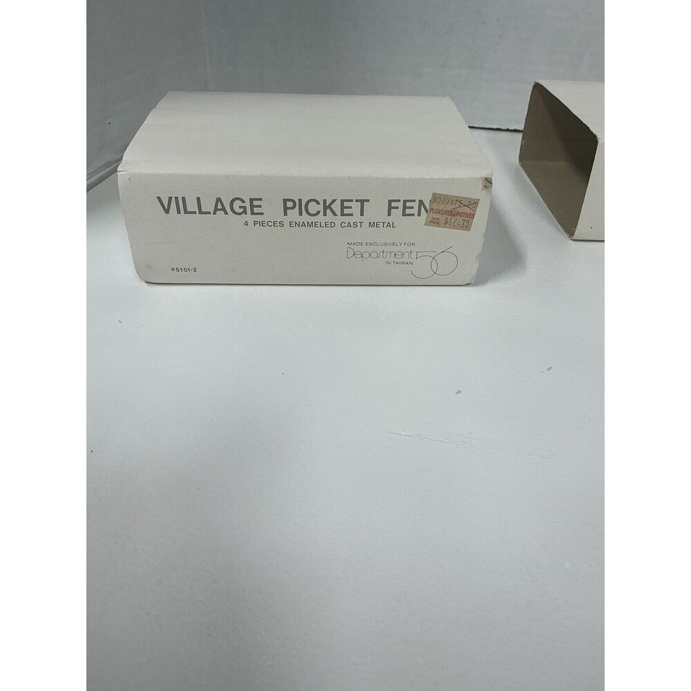 DEPT 56 VILLAGE PICKET FENCE, 4 PIECES, CAST METAL, #5101-2 WHITE